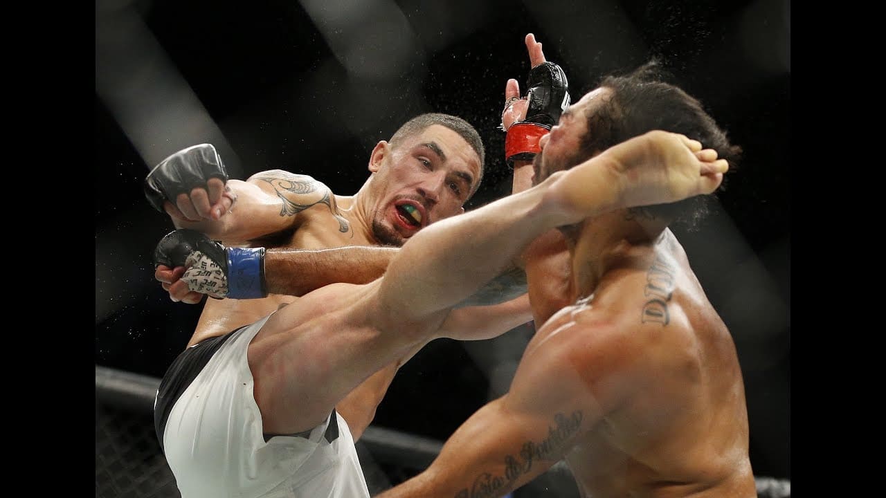 Роберт Уиттакер фото