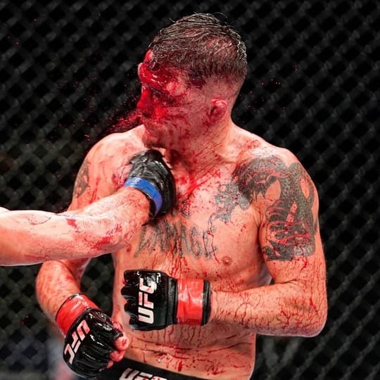 Результаты и бонусы турнира UFC Fight Night 172 Overeem vs. Harris