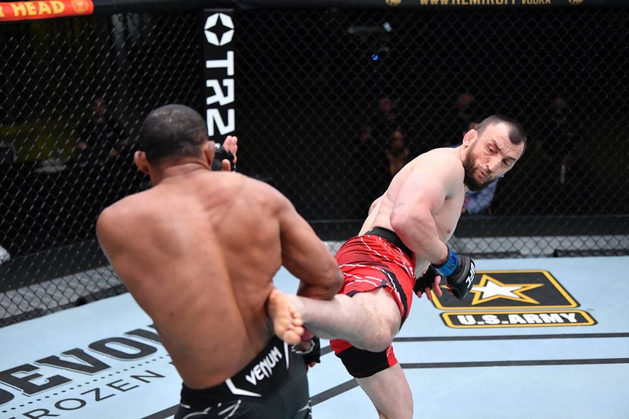 Лучшие моменты и результаты UFC Fight Night 189 Rozenstruik vs. Sakai